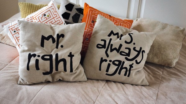 Pillow Words Inscription wallpaper